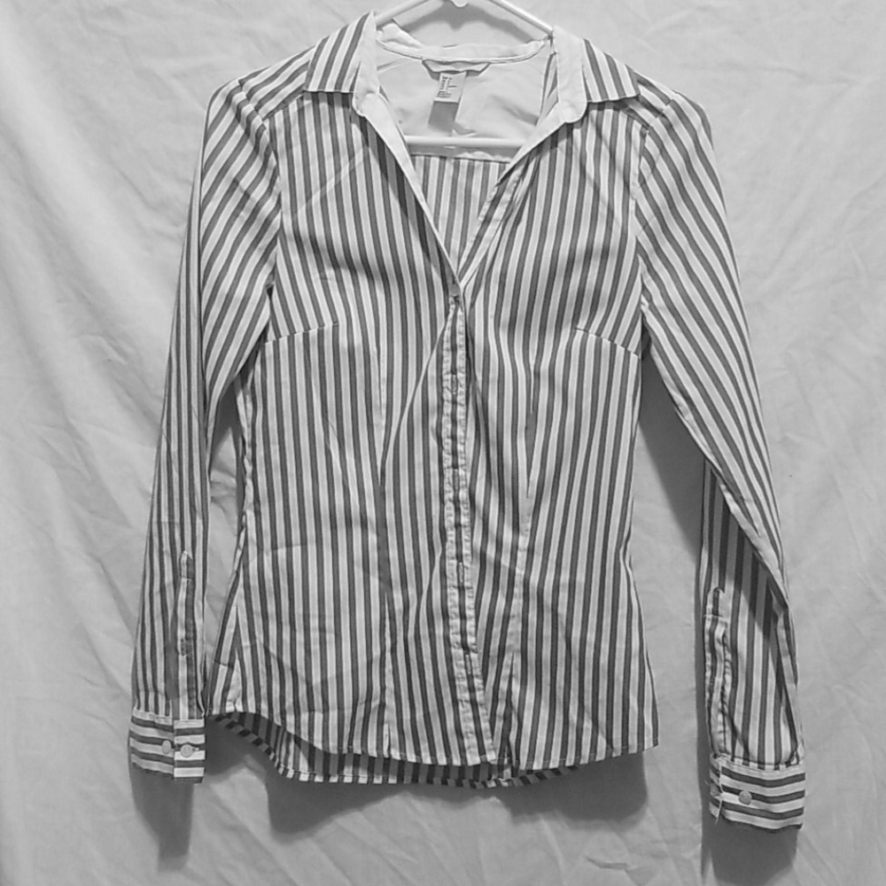 H&M bottom up blouses